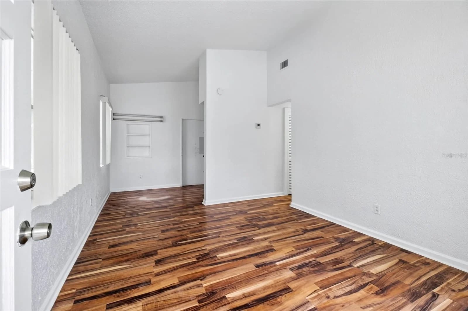 1317 PINE HILLS 4