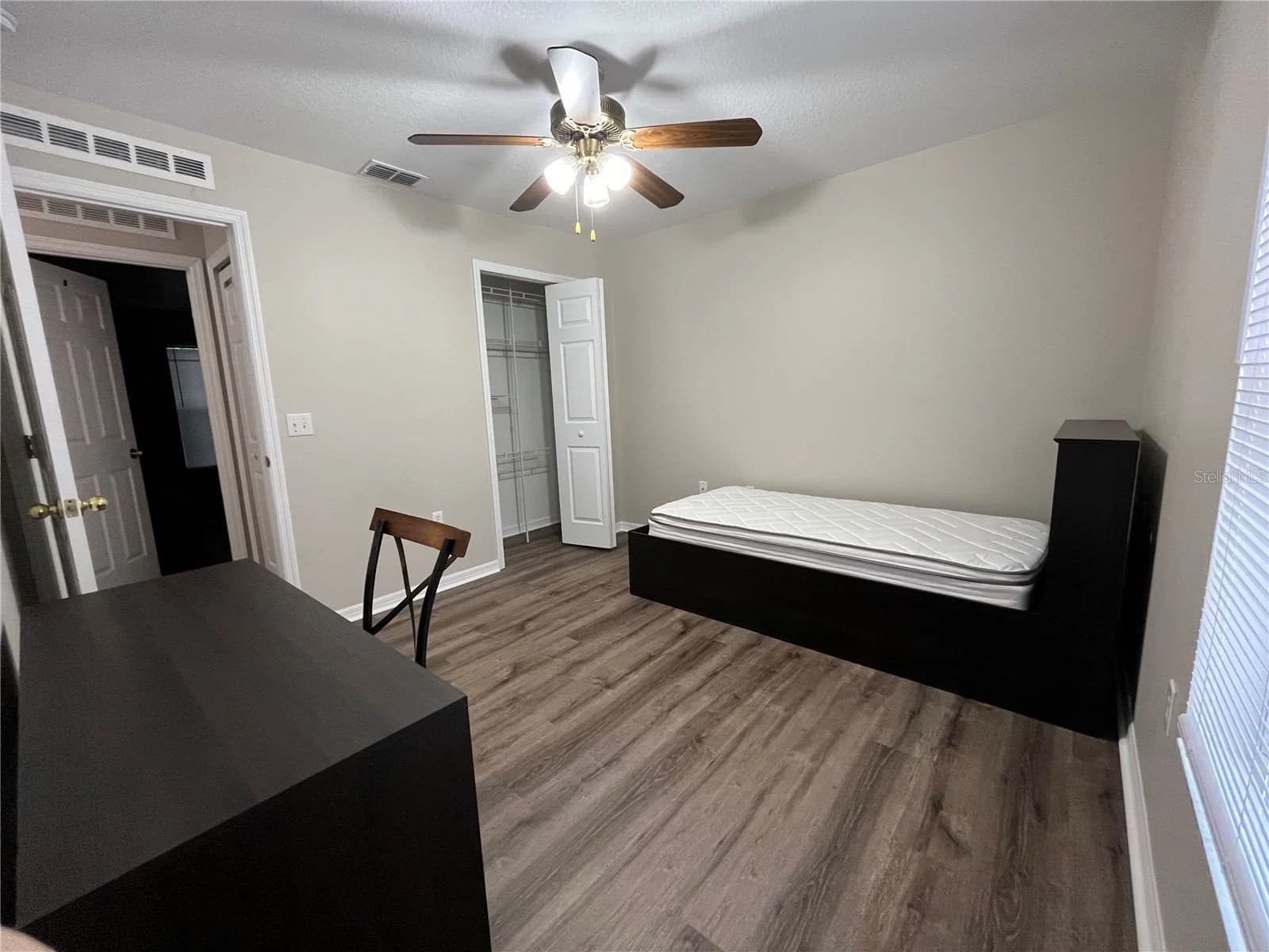 4944 FISKE Circle, Orlando, FL 32826 2