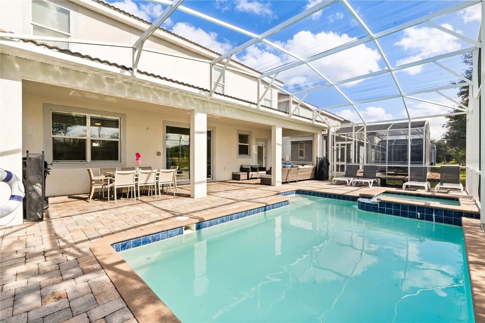 1592 MAIDSTONE 4