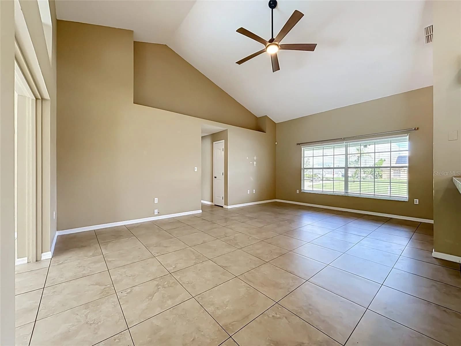 5645 LOMA VISTA Court, Davenport, FL 33896 2