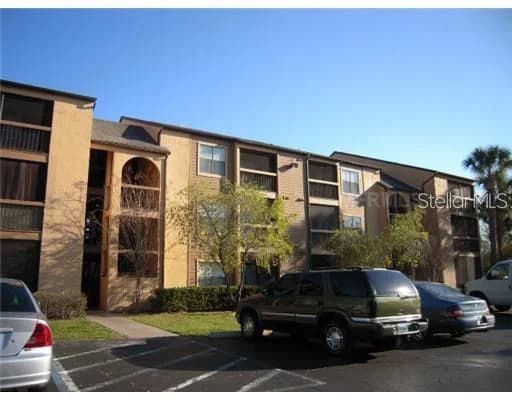 2031 CASCADES Boulevard #103 4