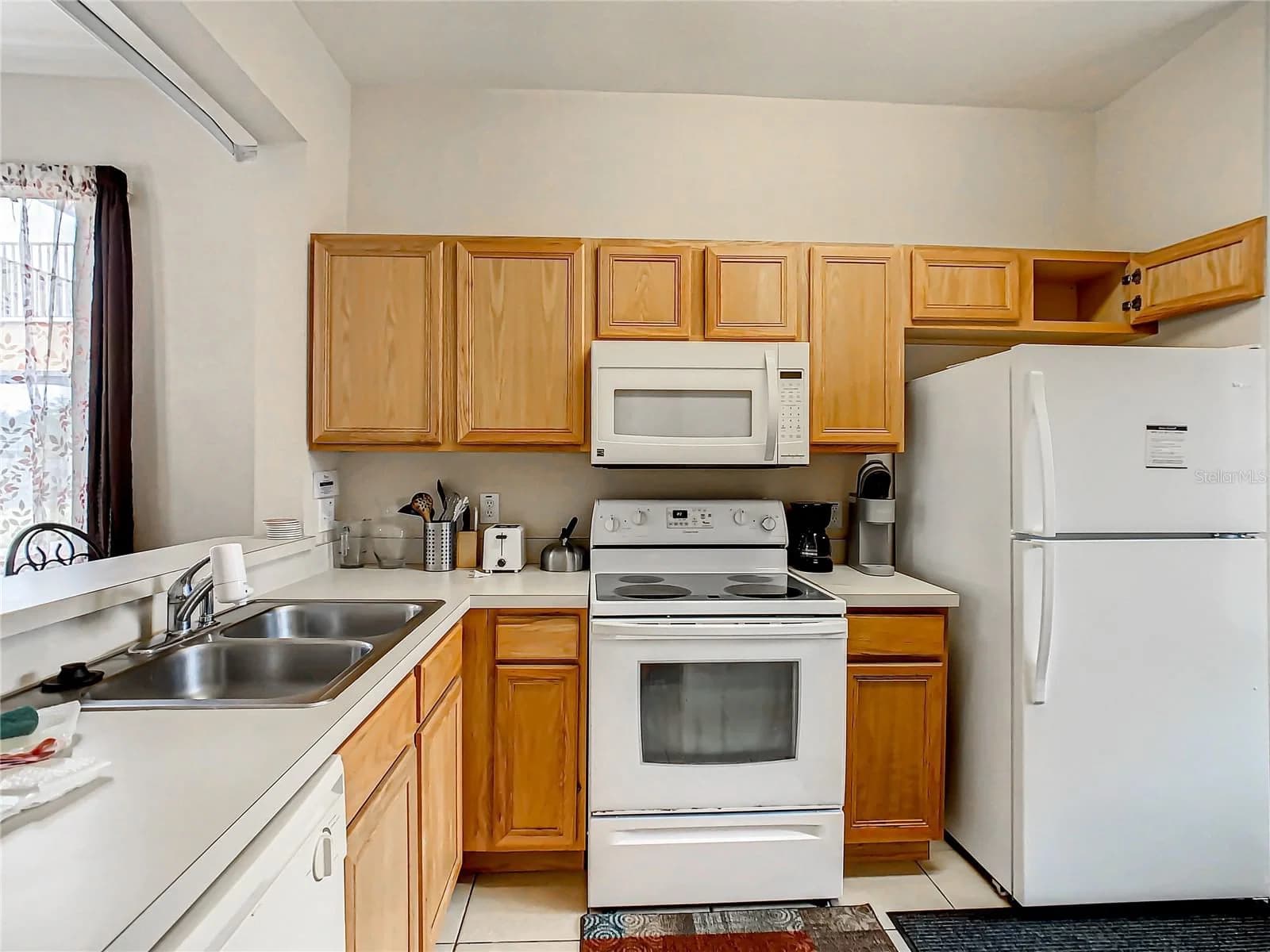 702 CALABRIA AVE 3