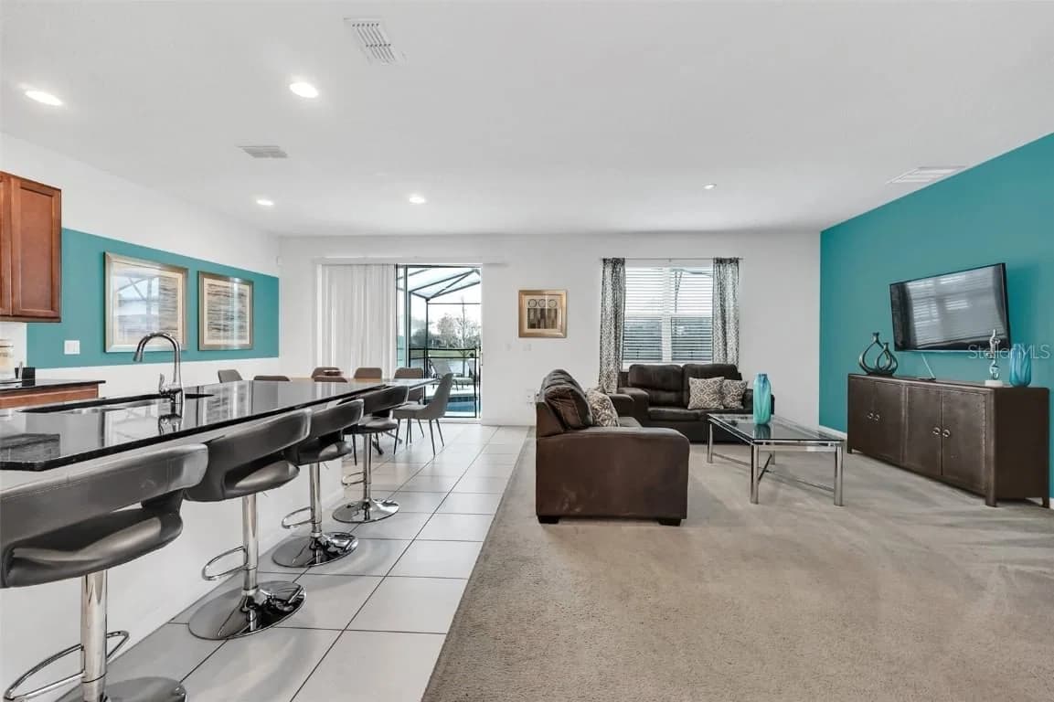 320 BALLO Drive 4