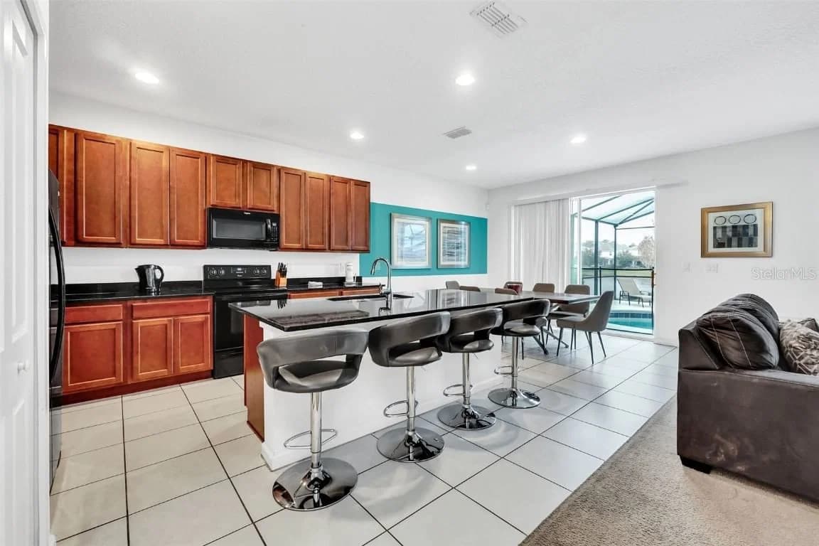 320 BALLO Drive 5