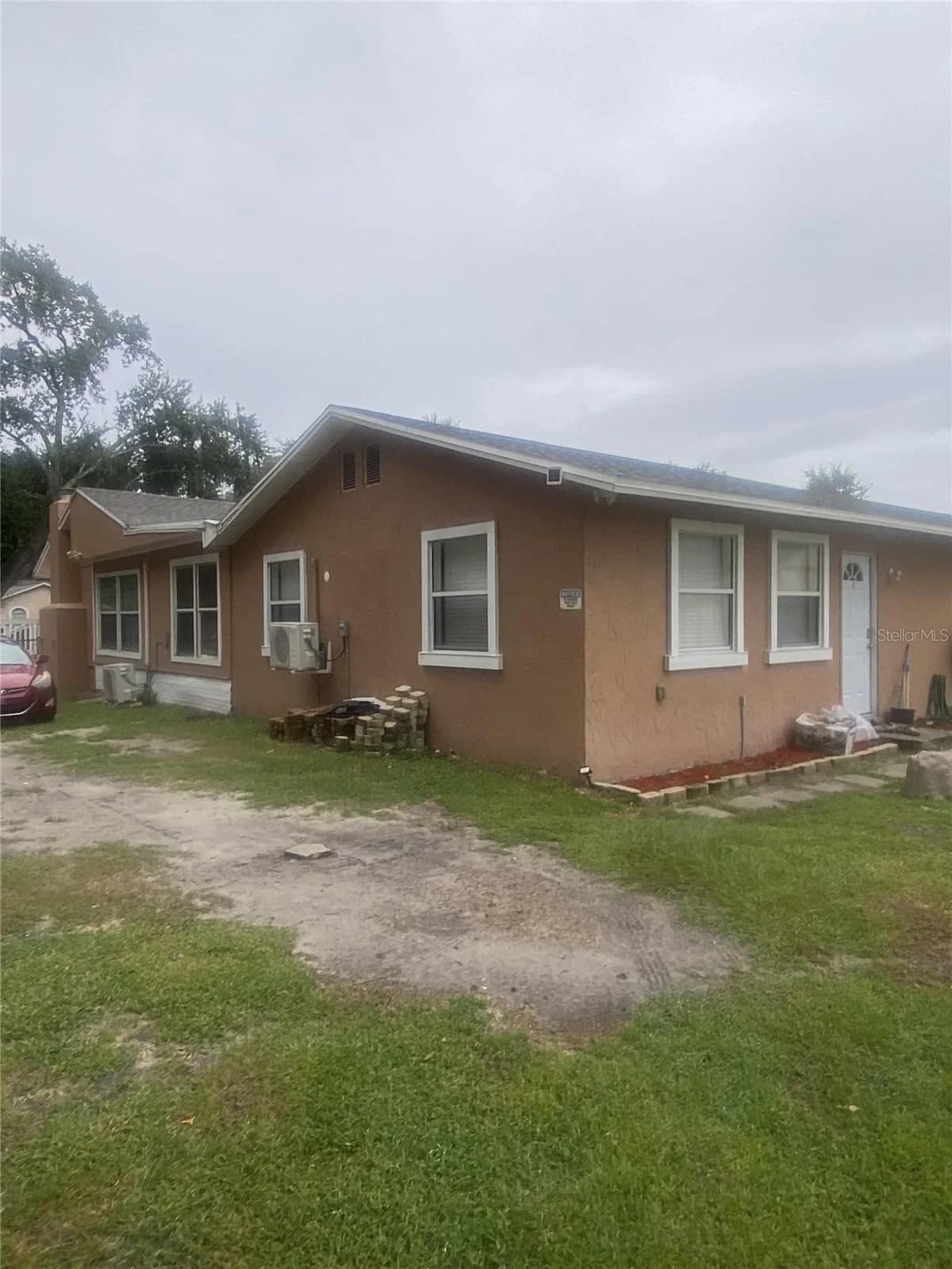 1801 DANIELS Street 5