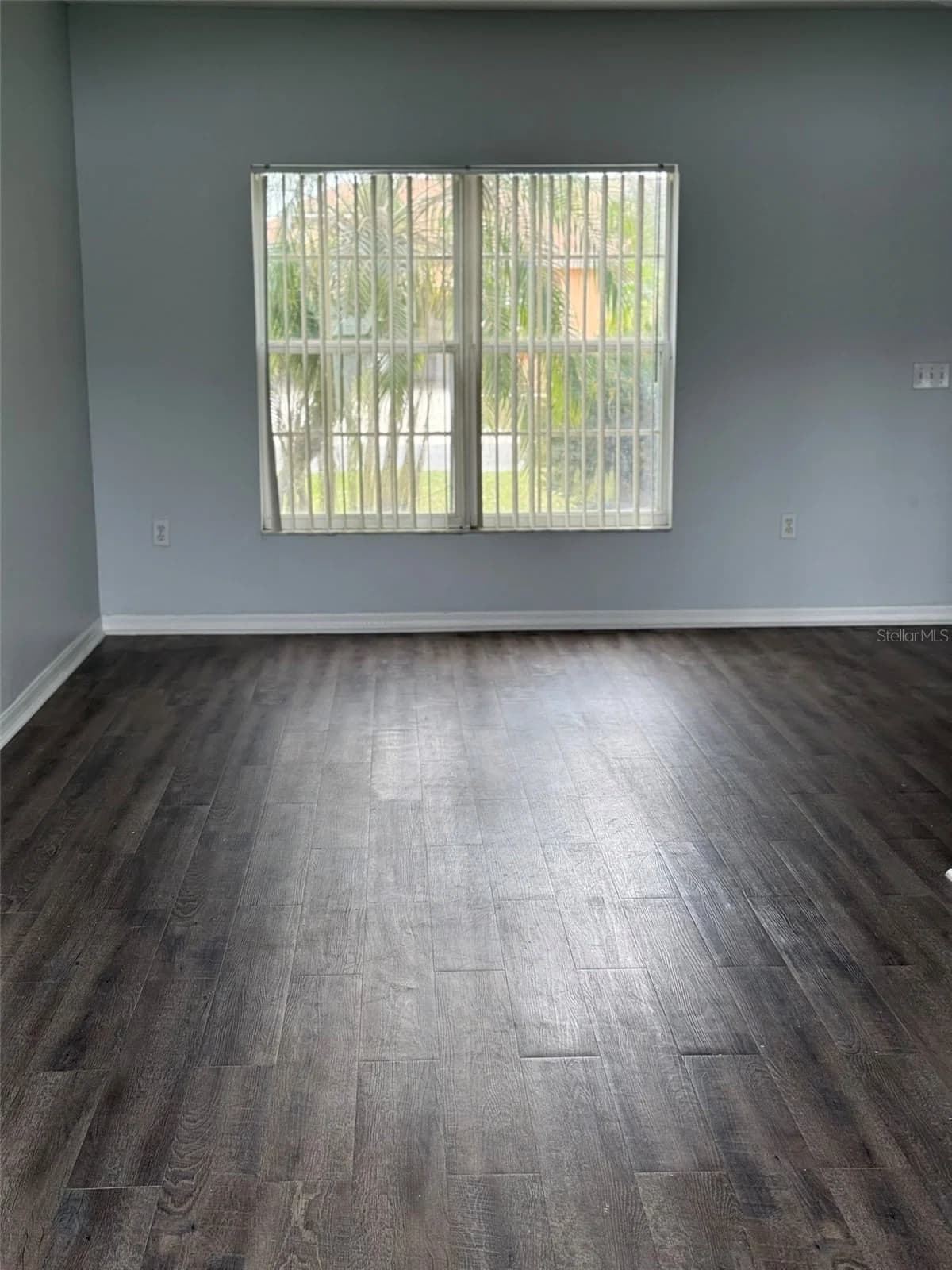 1117 CAMBOURNE Drive 4