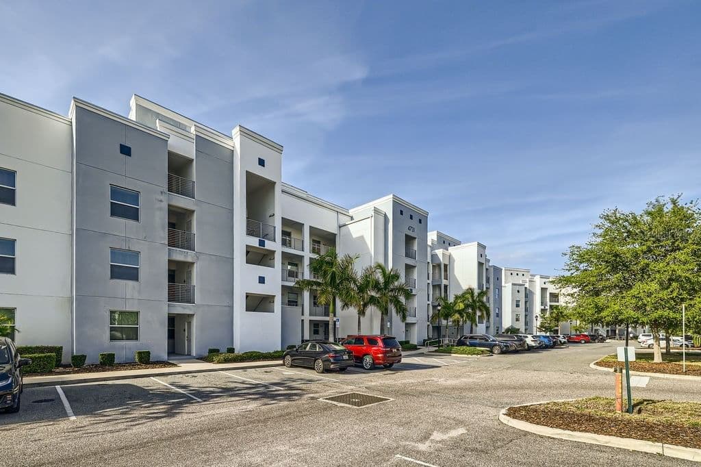 4731 CLOCK TOWER Drive #104, Kissimmee, FL 34746