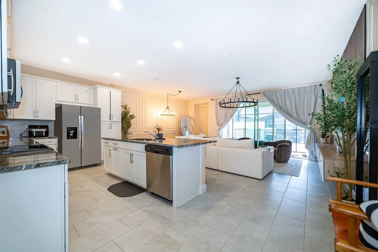 1660 TROPICAL PALMS Circle, Kissimmee, FL 34747 2