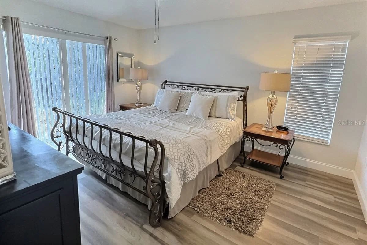 1005 LAKE BERKLEY Drive 5