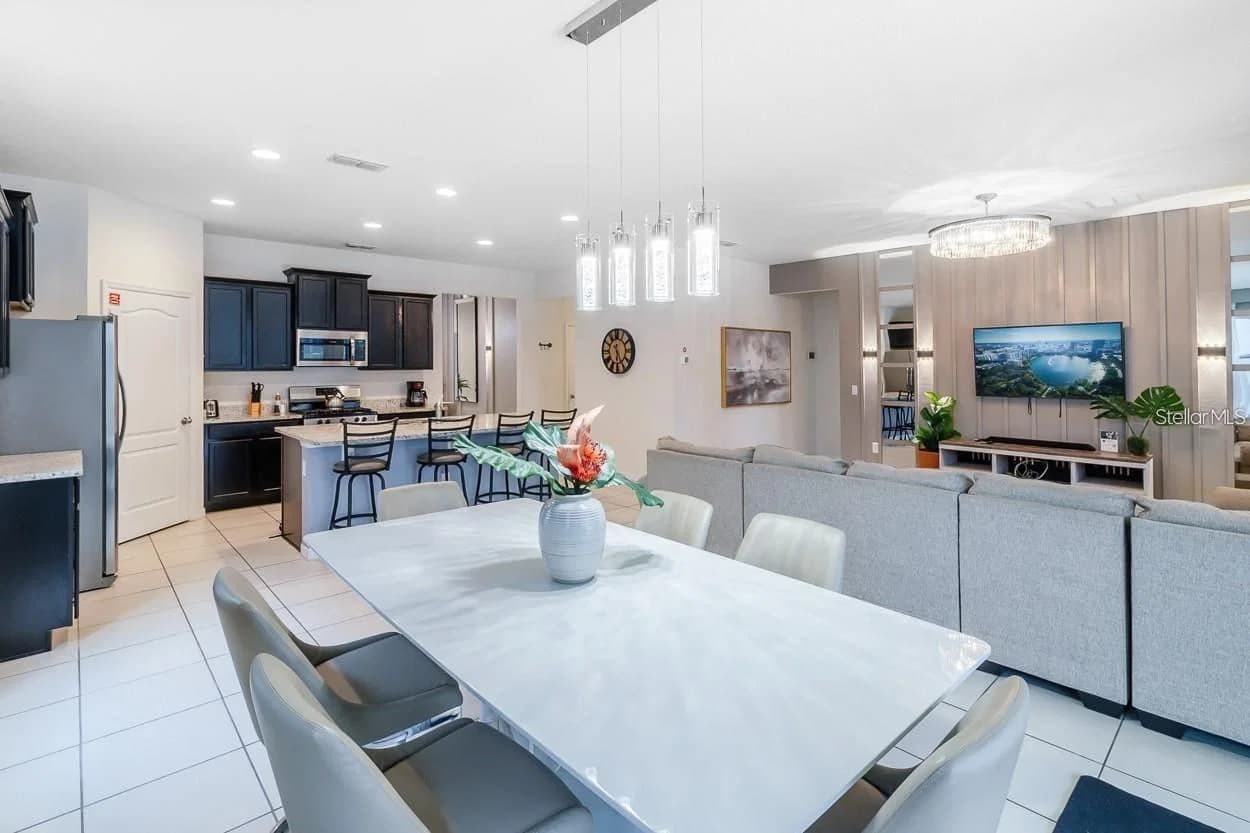 6047 BROAD OAK 2