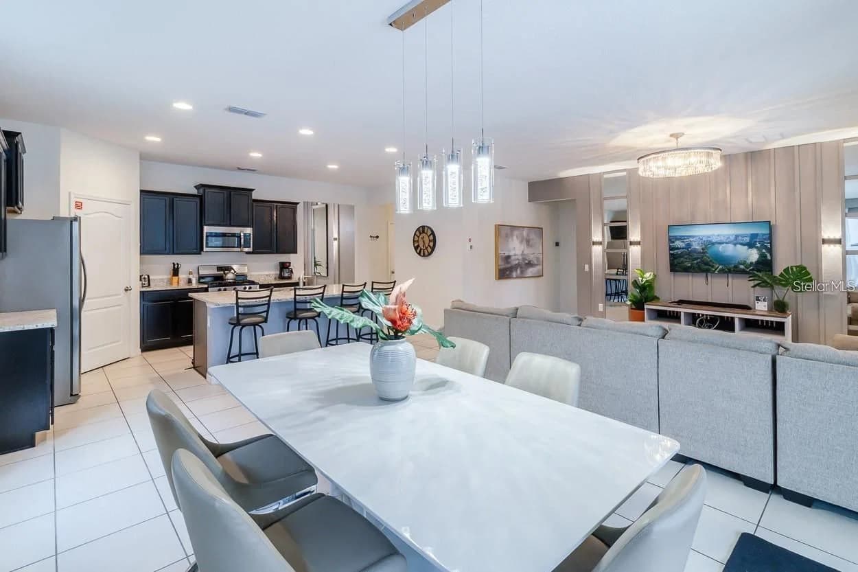 6047 BROAD OAK 3