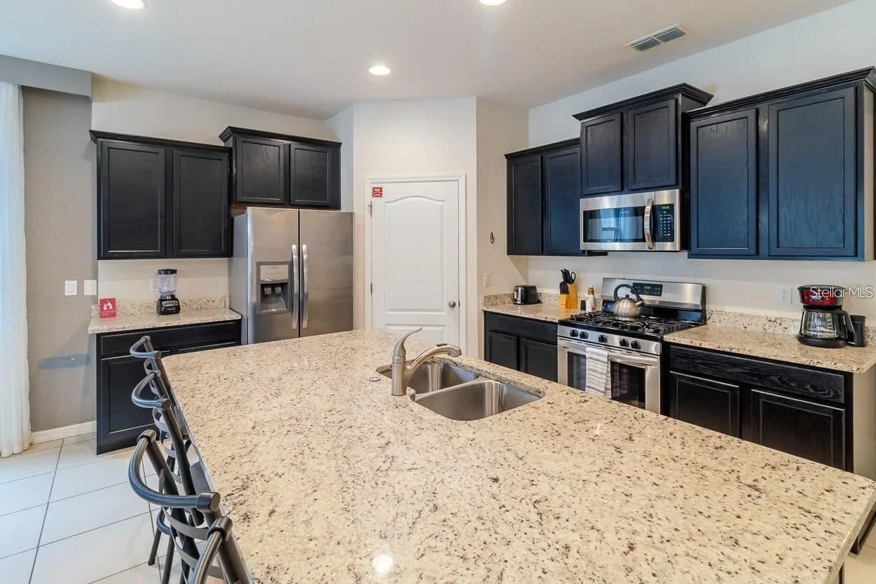 6047 BROAD OAK 4
