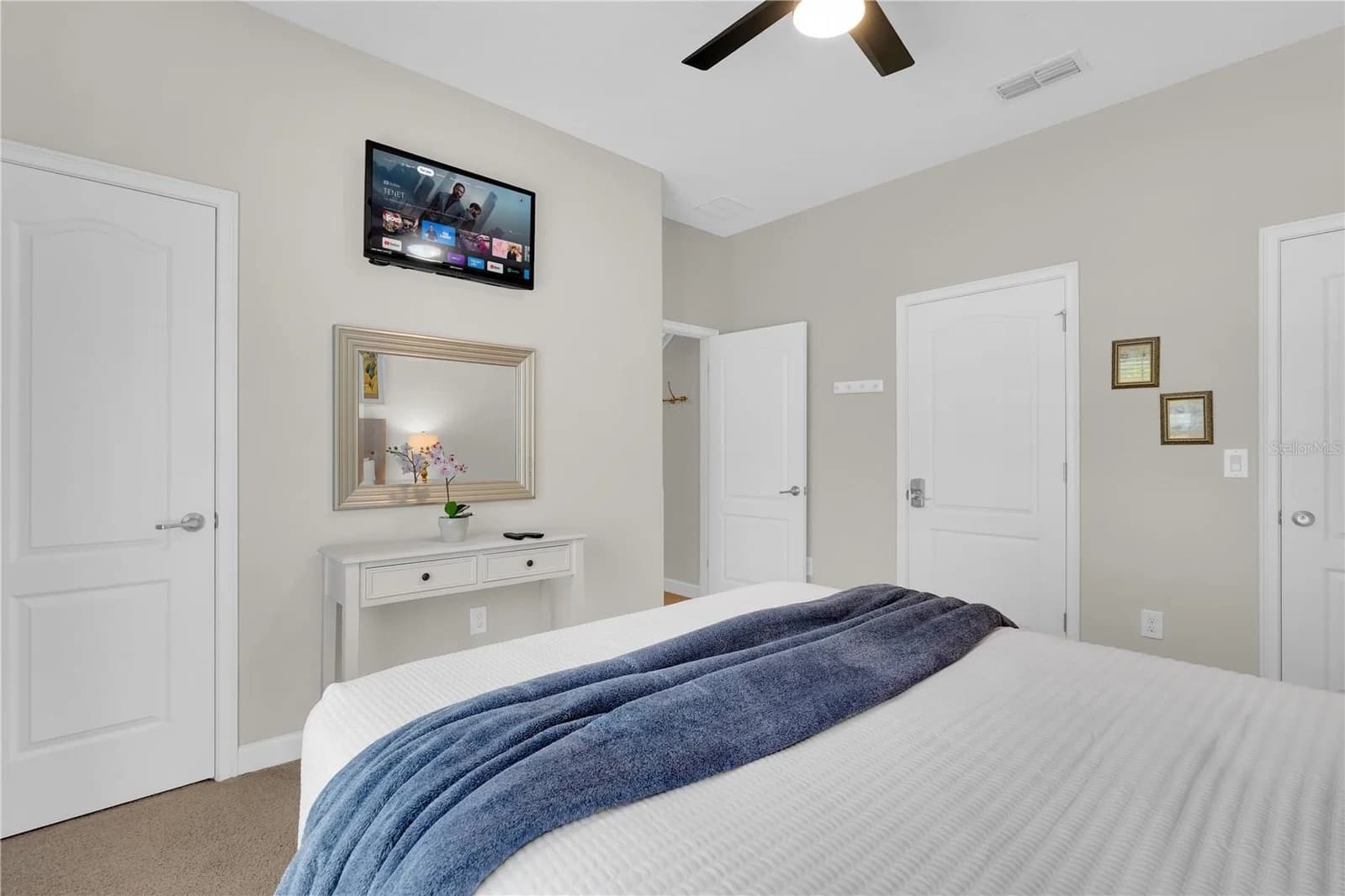 4827 CLOCK TOWER Drive 5
