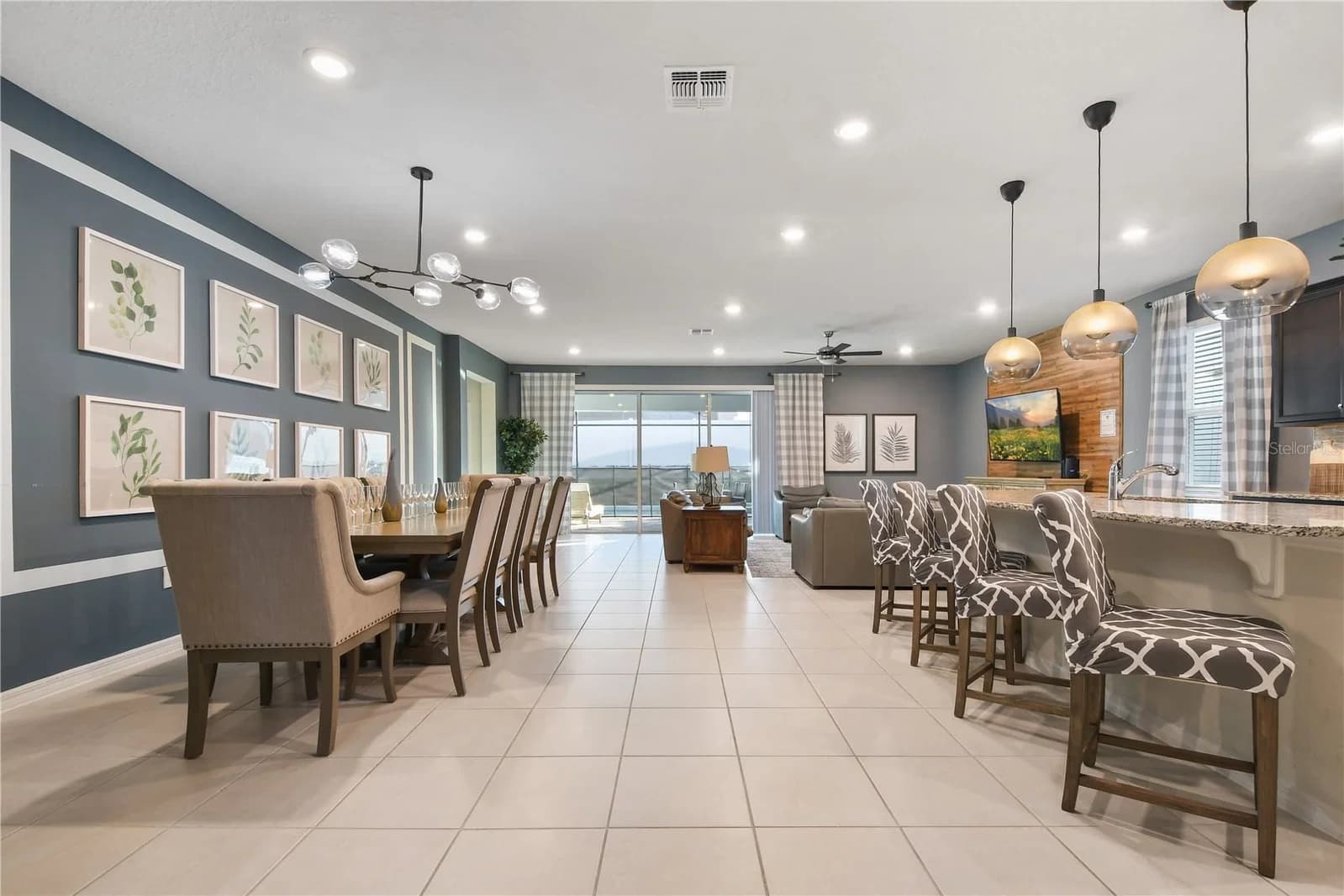 2060 LELANI CIR 4