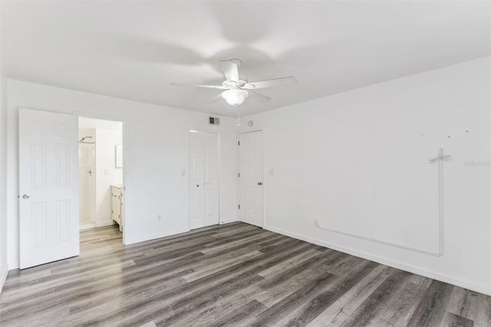 2442 SWEETWATER CLUB 5