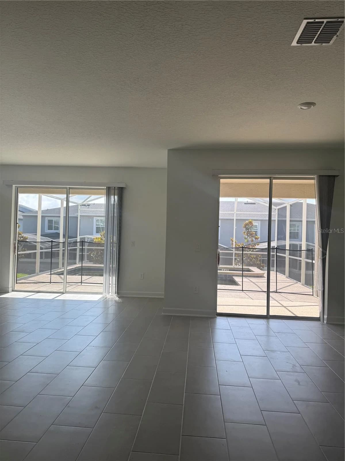 1123 KINGSBARN 2