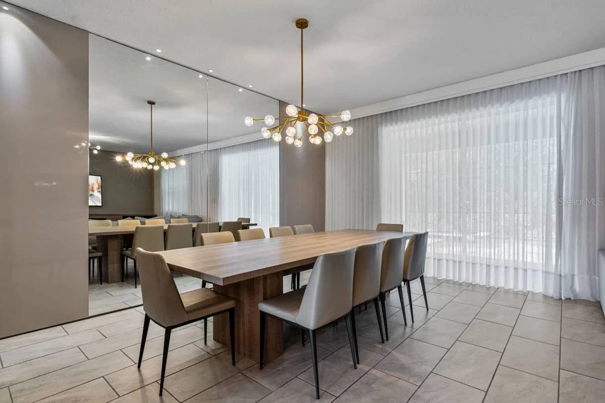 2830 STOREY COVE 4