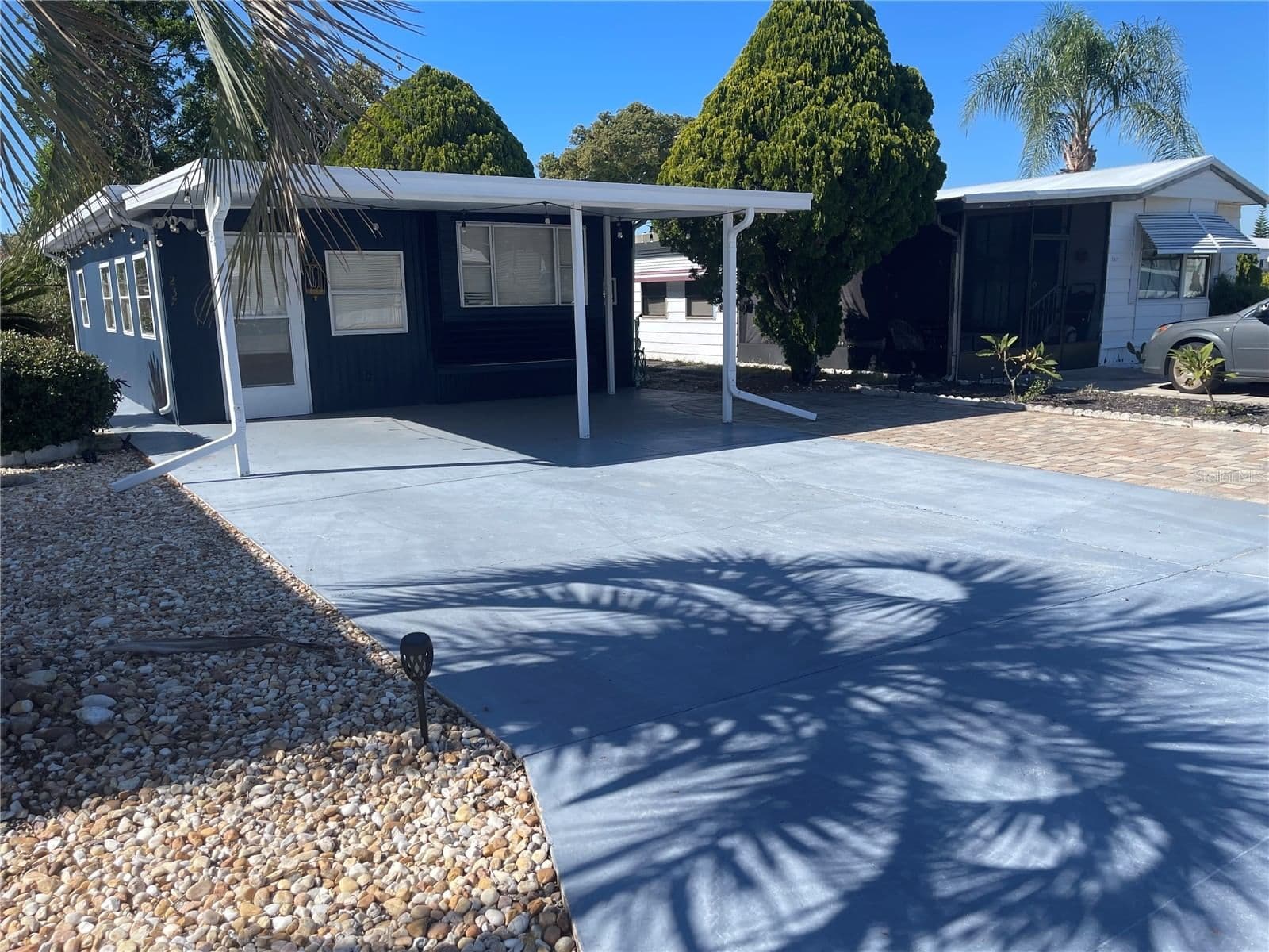 237 PALM CREST 2