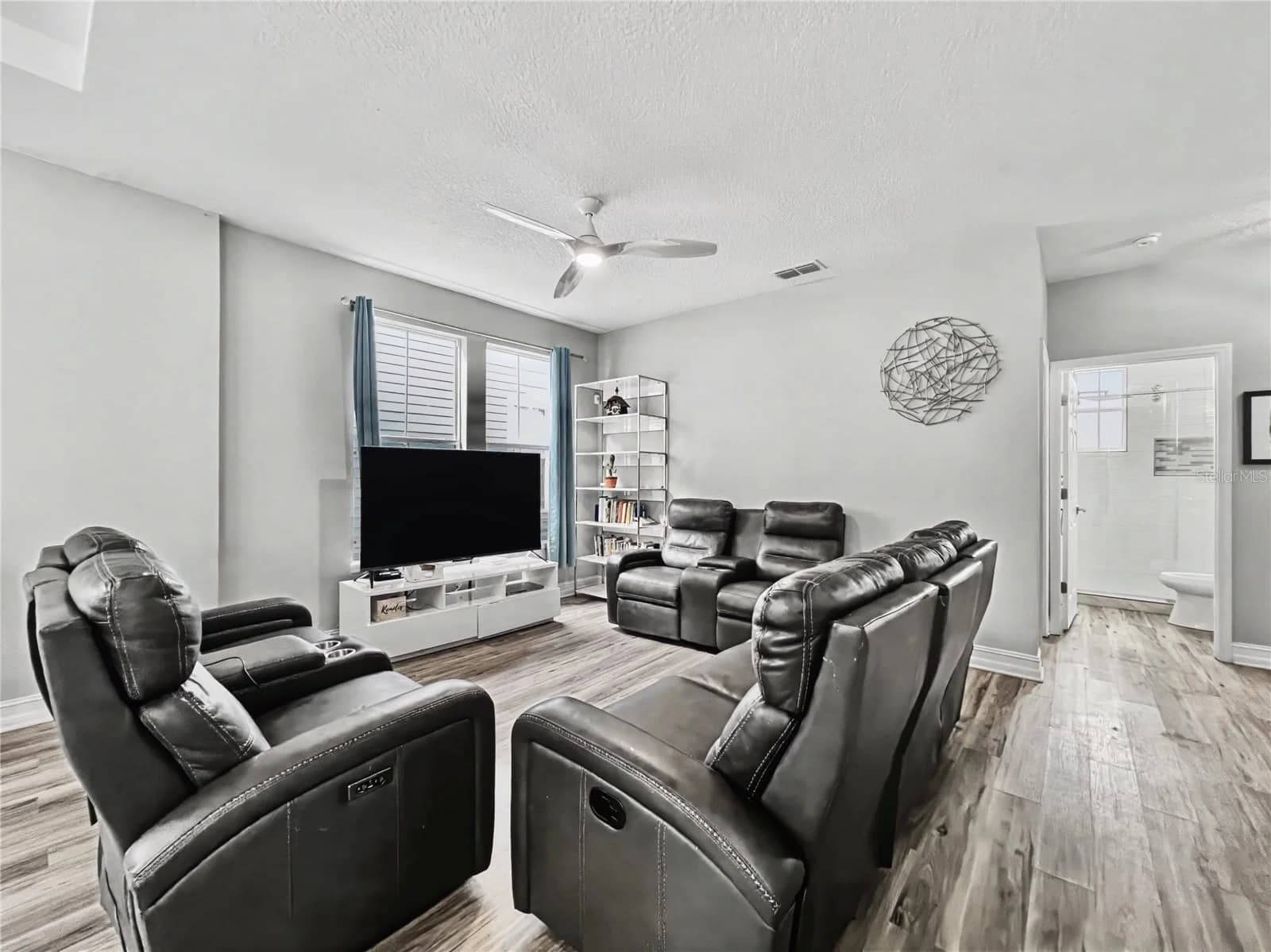 839 LAKE EVALYN 4