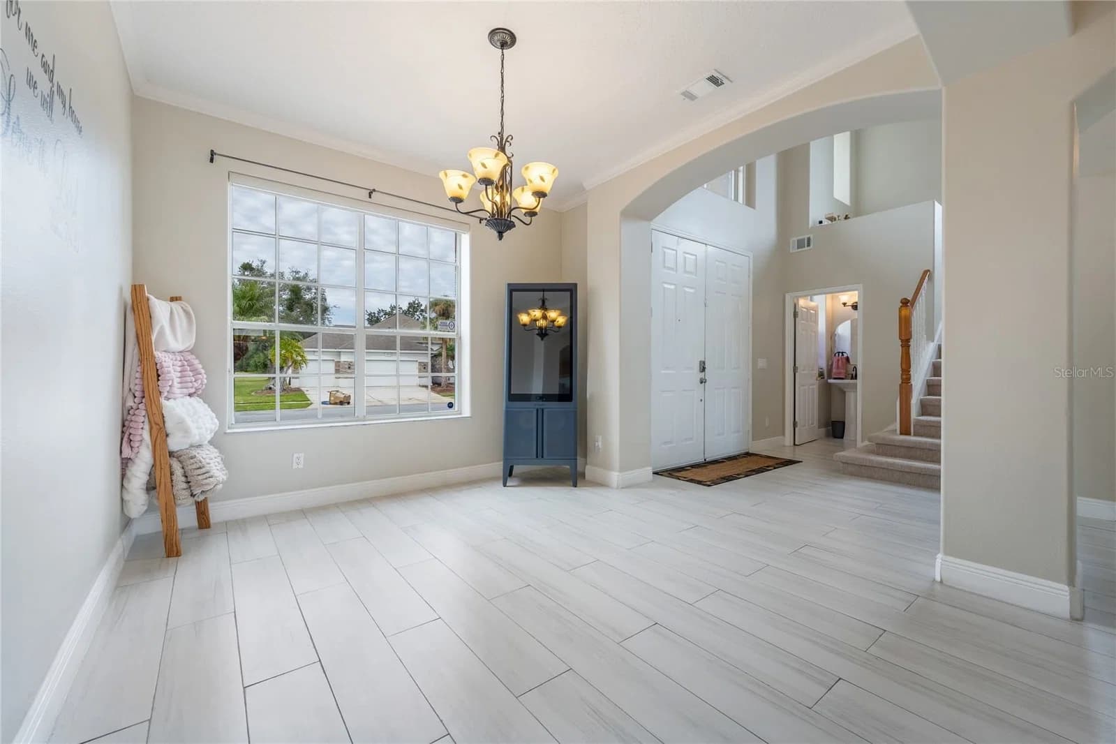 1524 THE OAKS 5