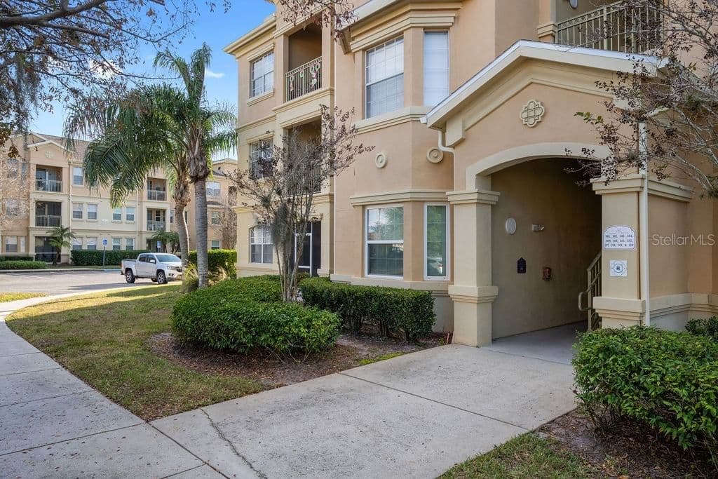 302 TERRACE RIDGE 3