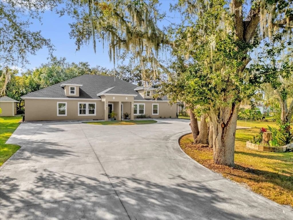 705 LENOX, Kissimmee, FL 34758 2