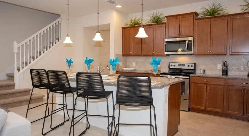 8879 GENEVE, Kissimmee, FL 34747 2