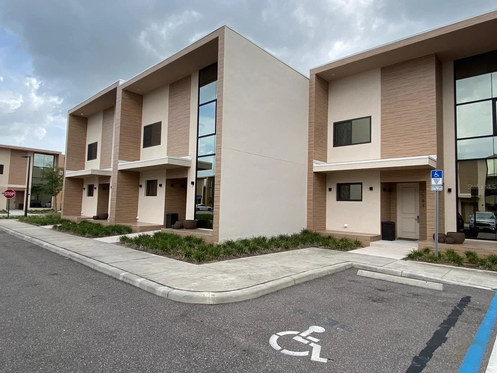 7582 BROOKLYN, Kissimmee, FL 34747 3