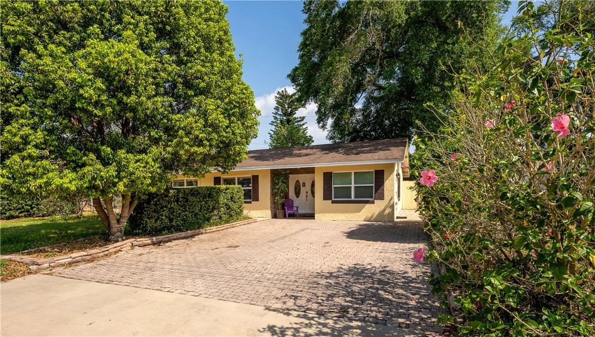 2721 RAEFORD Road, Orlando, FL 32806 2