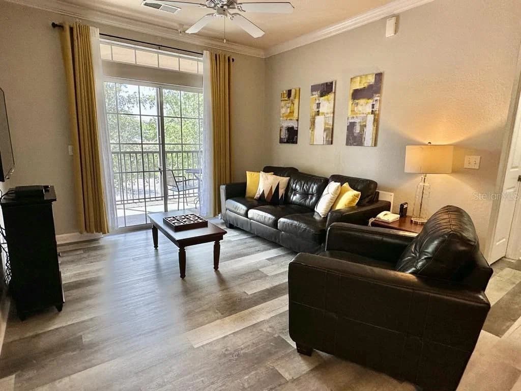 1301 TUSCAN 4