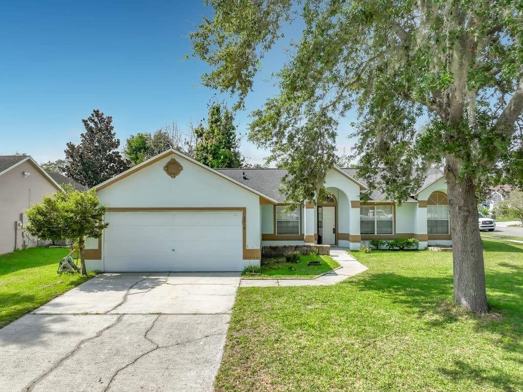 8818 RESERVATION Drive, Orlando, FL 32829