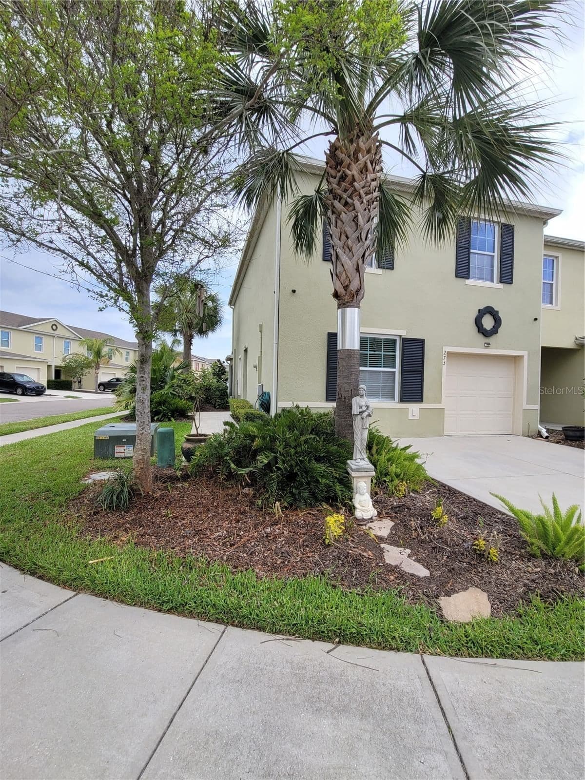 273 ARBOR LAKES 3