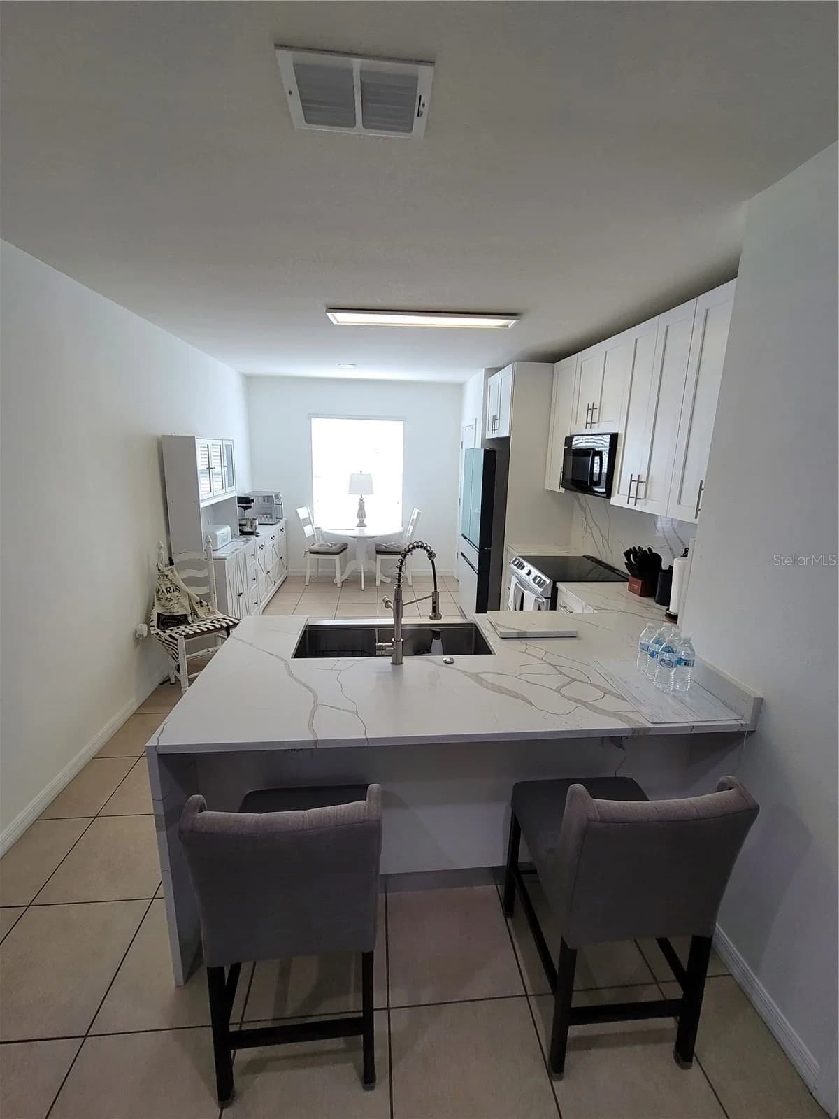 273 ARBOR LAKES 4