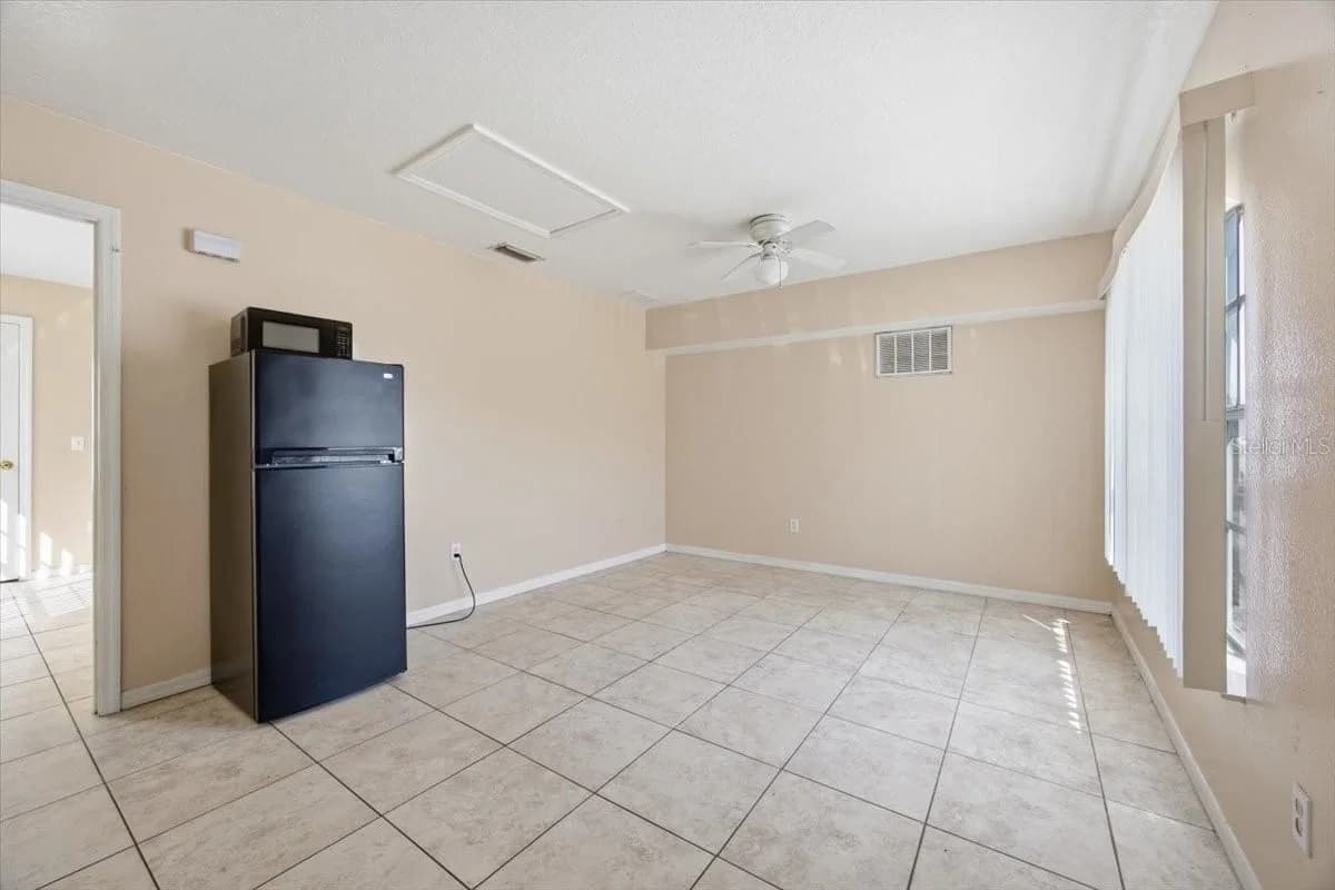 2918 FAN PALM 4