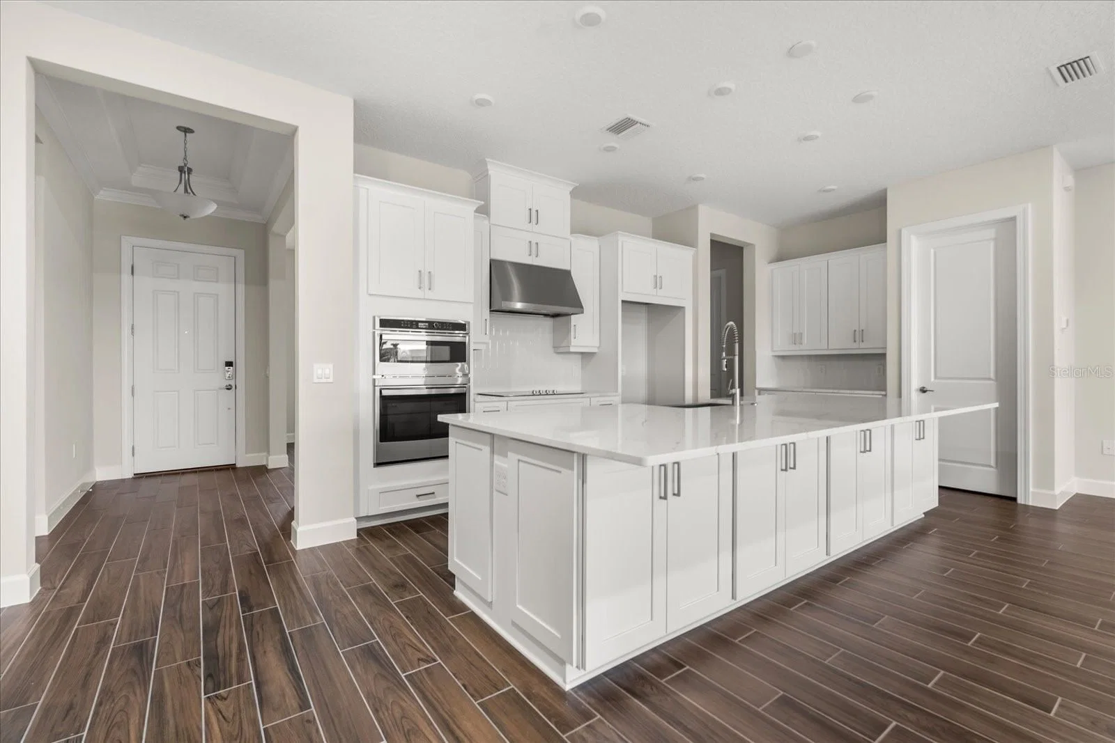 5683 NEVIS, Kissimmee, FL 34758 3