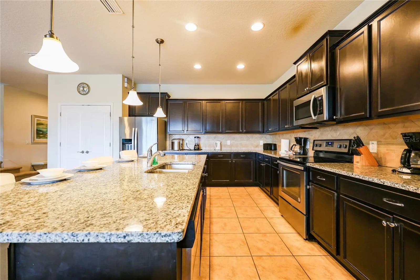 8811 MACAPA, Kissimmee, FL 34747 3
