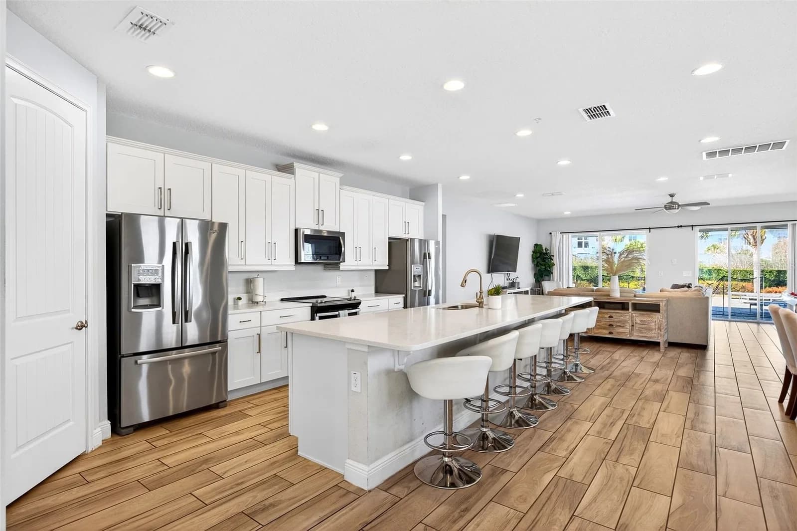 7724 FAIRFAX DRIVE 4