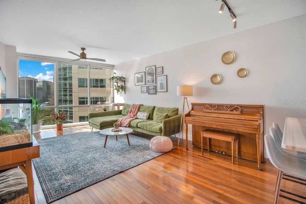 322 CENTRAL Boulevard #1005, Orlando, FL 32801 2