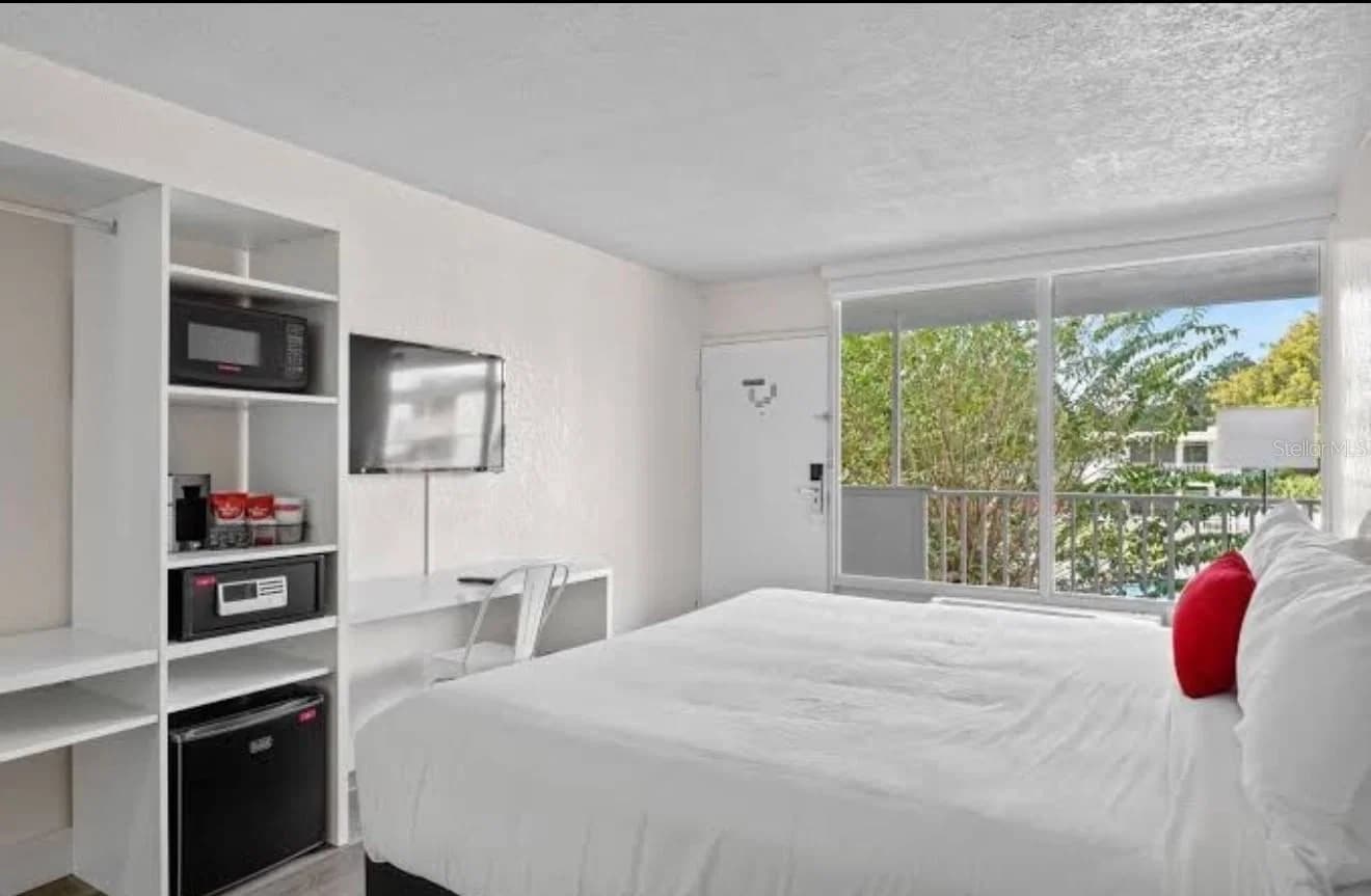 2930 POLYNESIAN ISLE 4