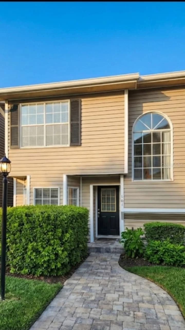 6050 SCOTCHWOOD Glen #105, Orlando, FL 32822 2