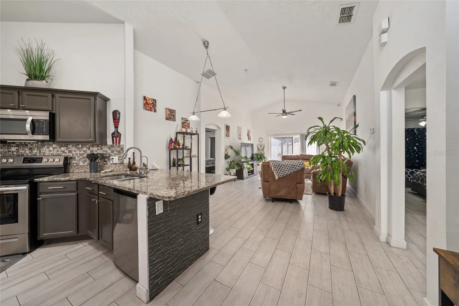 2822 MOULTRIE CREEK 5