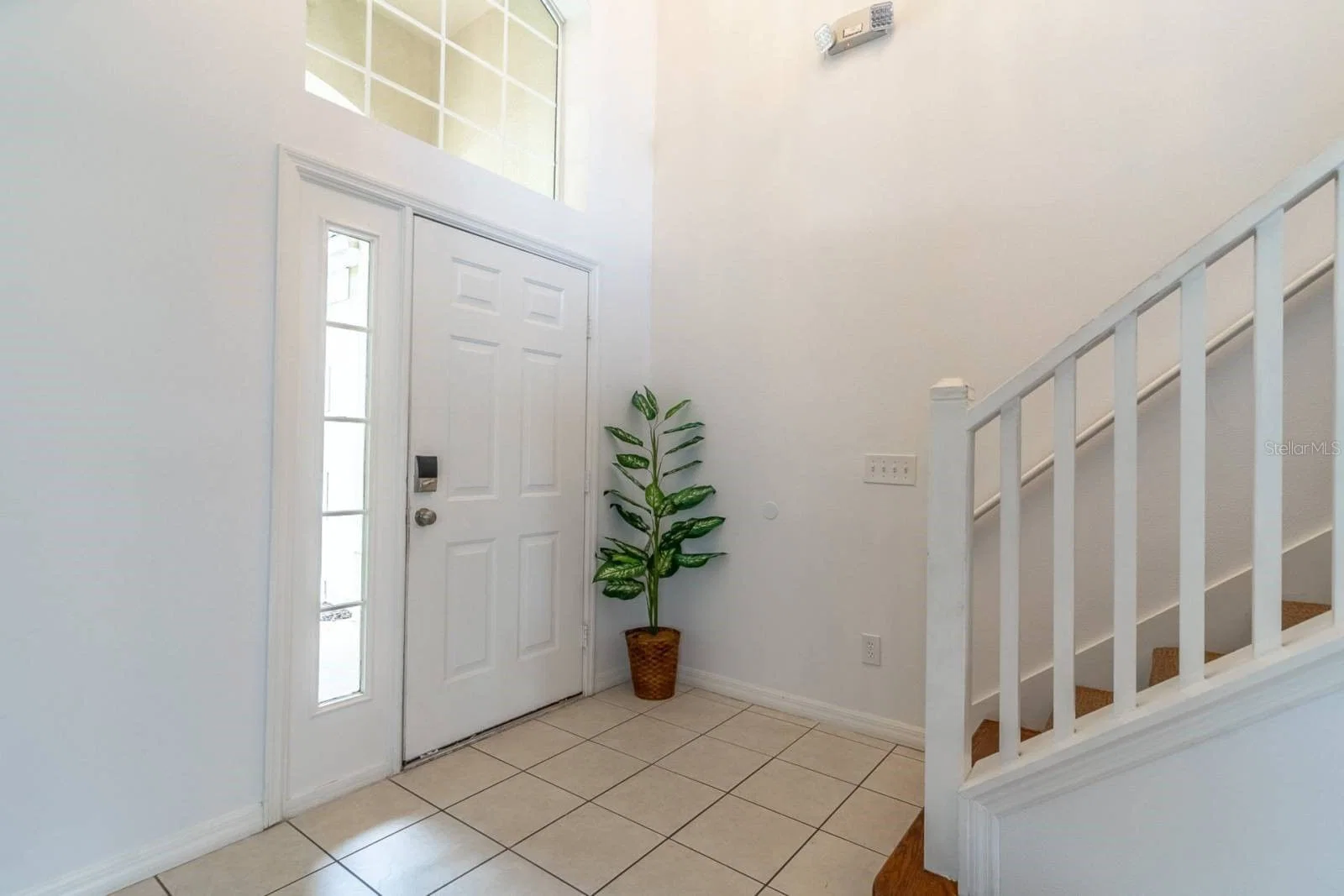 8512 SUNRISE KEY 5