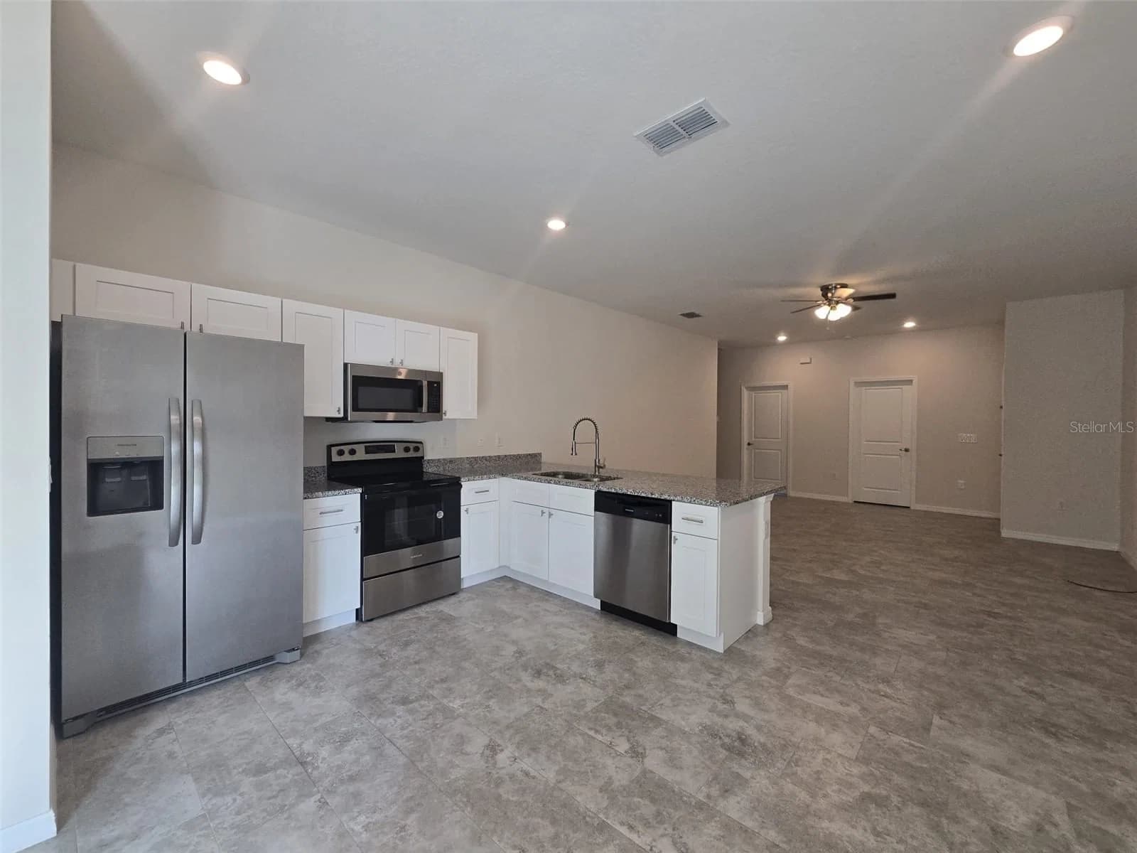 546 IMPERIAL PL, Kissimmee, FL 34758 3
