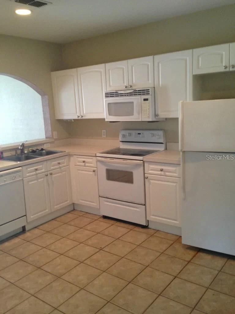 4214 PLANTATION COVE Drive 4
