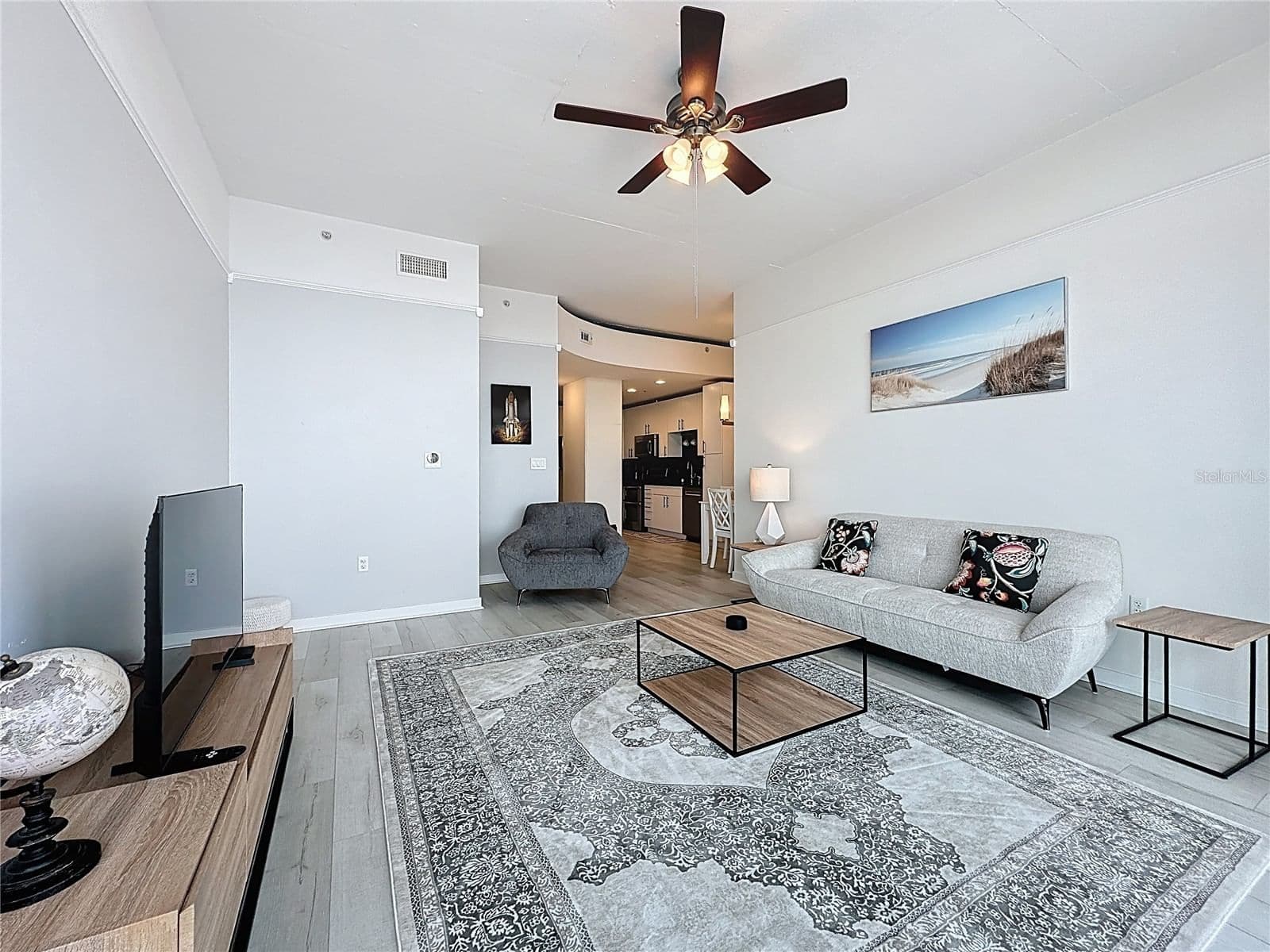 155 COURT Avenue #1911 5
