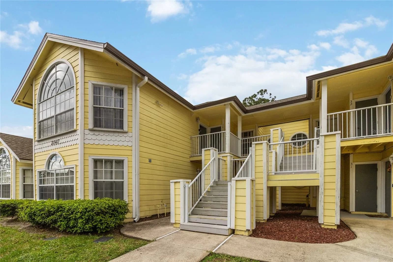 2040 ROYAL BAY 4
