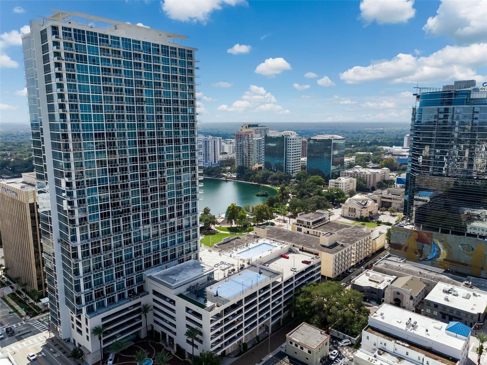 150 ROBINSON Street #2709 4
