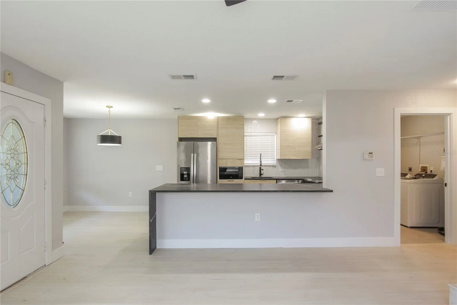 822 POLK Street 5
