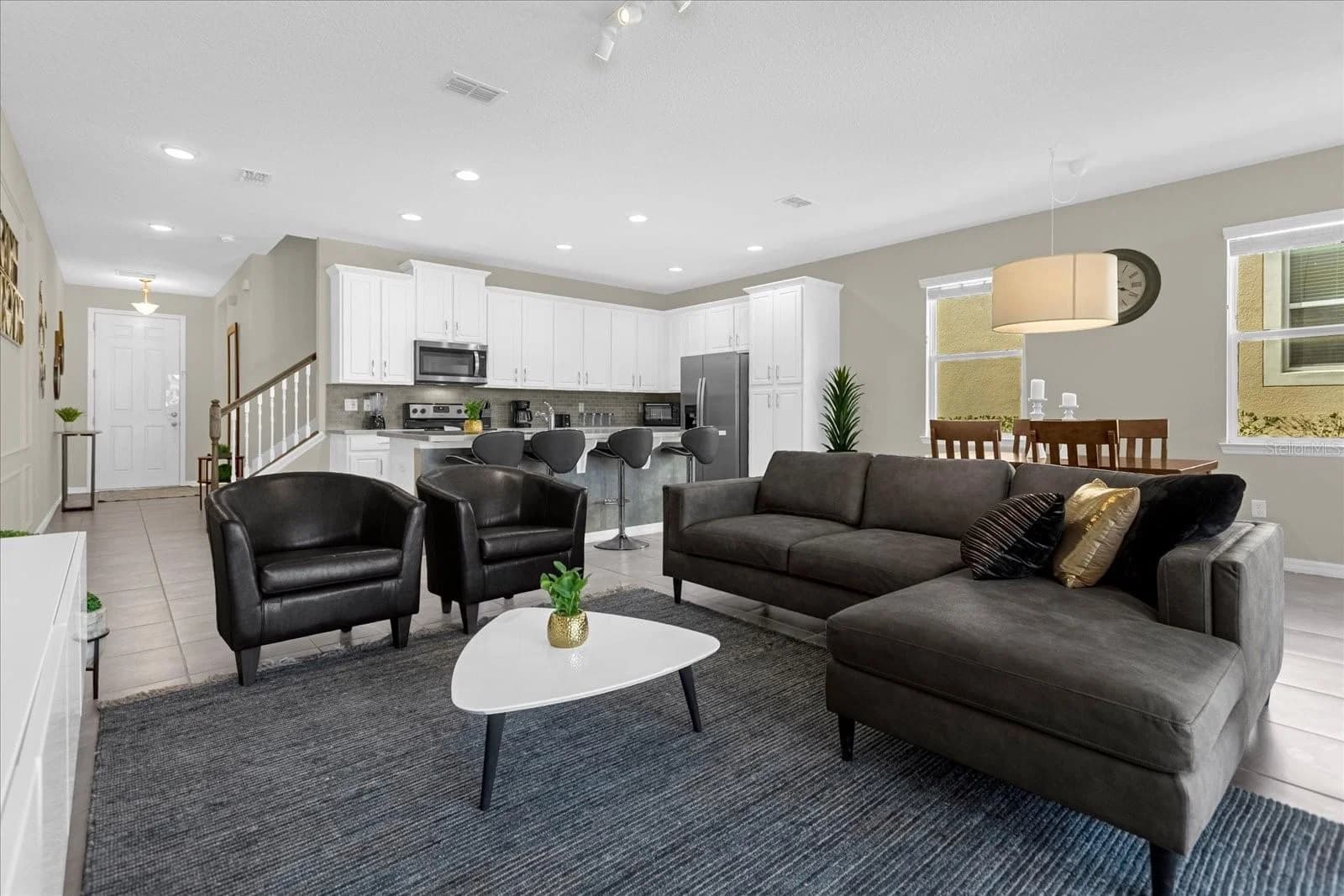 1555 CAREY PALM 4