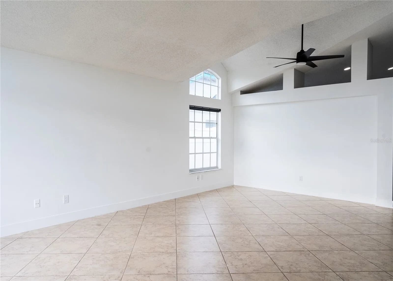 2319 ISLAND CLUB Way 5
